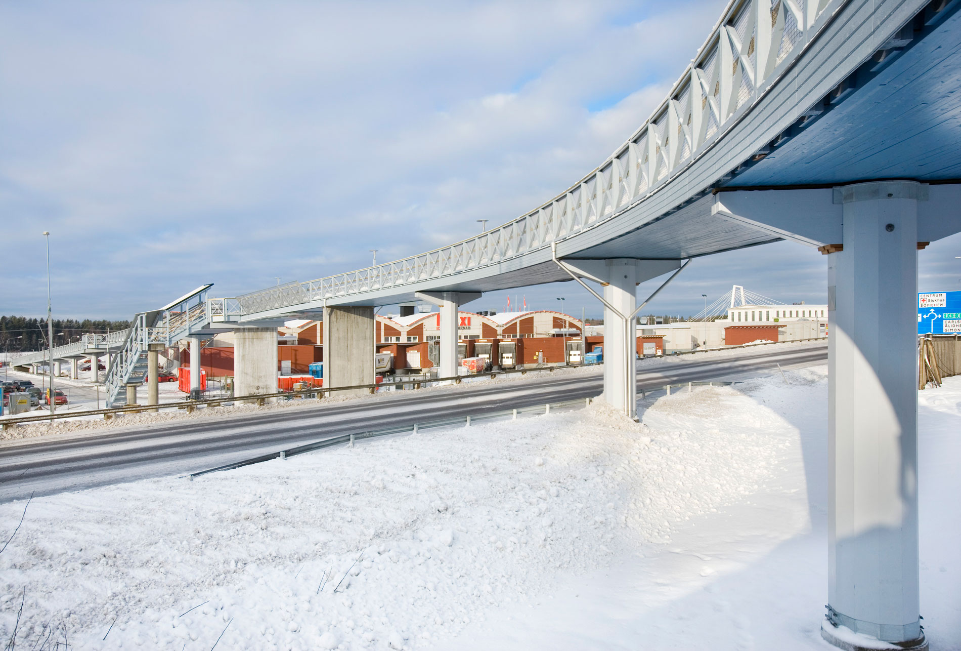 Tvärspänd plattbro - gång- och cykelbro, Skutgränd, Umeå