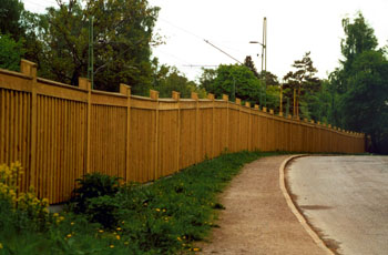 Plank med stående panel